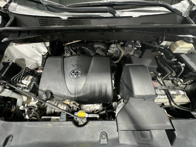 Used 2017 Toyota Highlander XLE FWD image 22