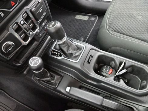 Used 2021 Jeep Wrangler Unlimited Sport image 24