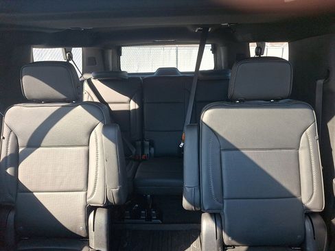 Used 2022 GMC Yukon XL Denali image 19