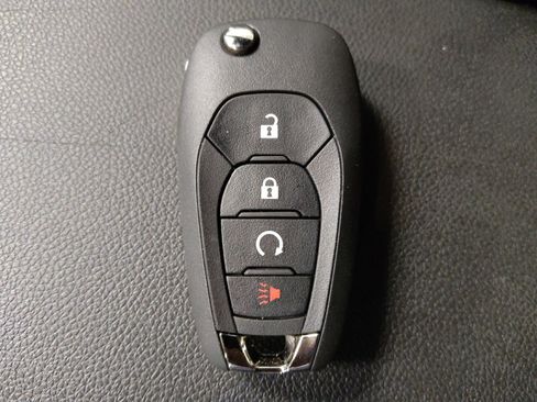 Used 2024 Chevrolet Trax RS FWD image 32