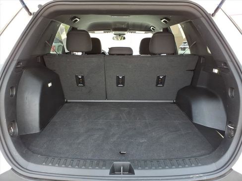 Used 2025 Chevrolet Equinox LT AWD/4WD image 7