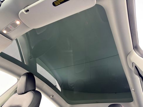 Used 2023 Tesla Model Y Long Range image 12