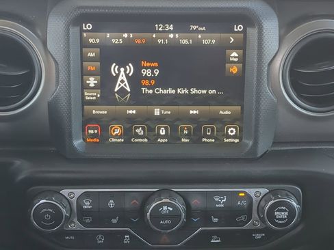 Used 2022 Jeep Wrangler Unlimited Sport image 18