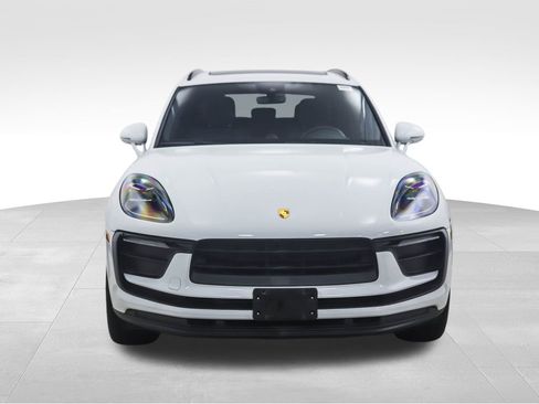 Used 2022 Porsche Macan image 8