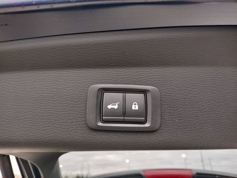 New 2025 Mitsubishi Outlander SE image 18