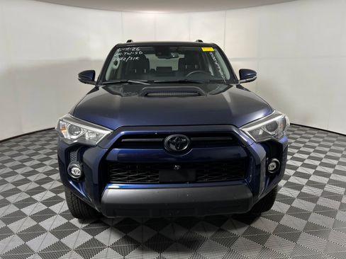 Certified 2022 Toyota 4Runner TRD Off-Road Premium AWD/4WD image 2