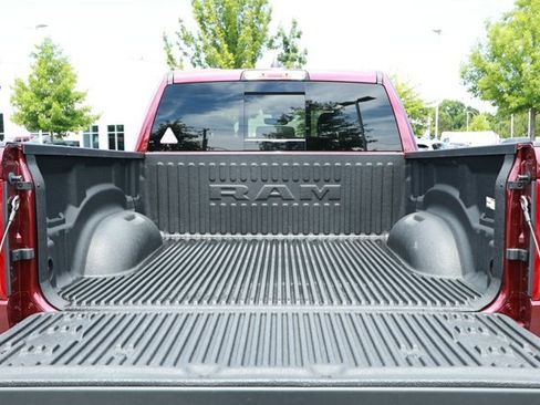 Used 2025 RAM 1500 Laramie AWD/4WD image 8