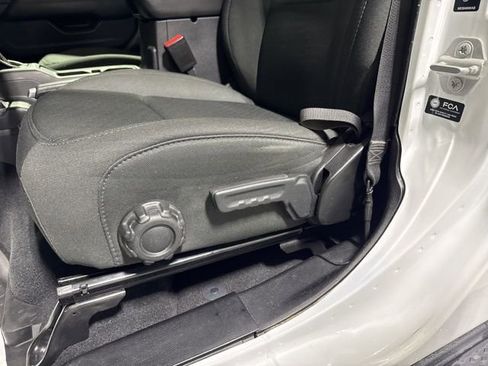 Used 2021 Jeep Gladiator Overland image 13