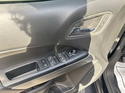 Used 2022 Chevrolet Colorado LT w/ LT Convenience Package image 18