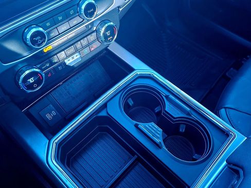 Used 2022 Ford F450 Platinum w/ FX4 Off-Road Package image 24