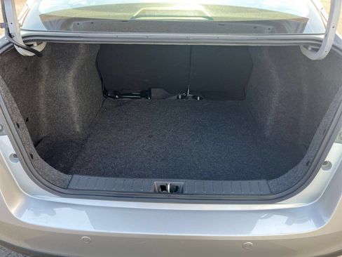 Used 2025 Nissan Versa SV FWD image 36