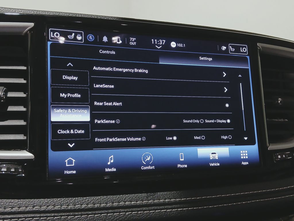 Used 2024 Chrysler Pacifica Touring-L FWD image 24
