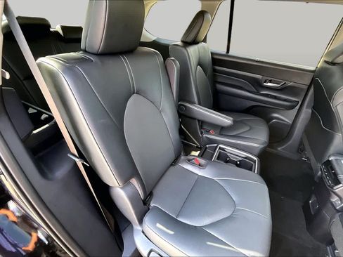 Used 2026 Toyota Grand Highlander AWD image 19