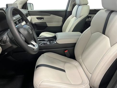 New 2026 Honda Pilot Touring image 15