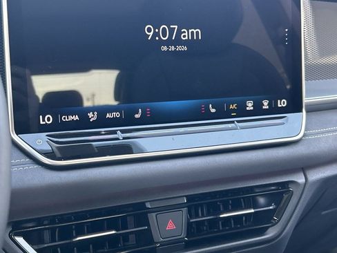 New 2026 Volkswagen Tiguan SE FWD image 24
