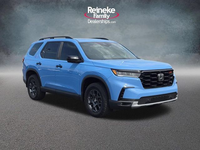Used 2024 Honda Pilot TrailSport image 3