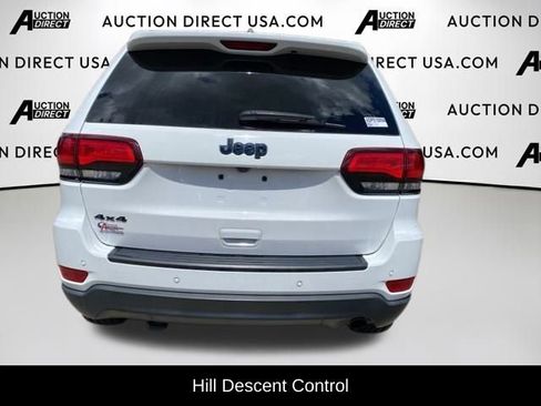 Used 2019 Jeep Grand Cherokee Laredo image 12