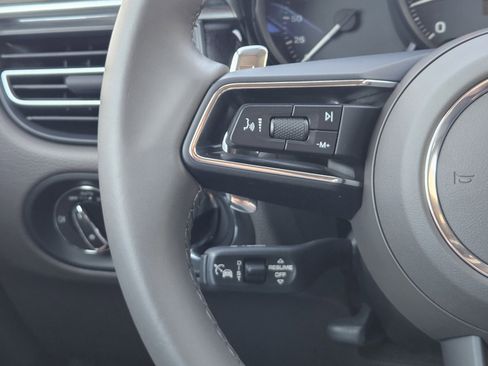 Certified 2025 Porsche Macan image 26