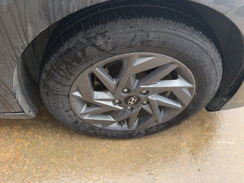 Used 2024 Hyundai Elantra SEL image 7