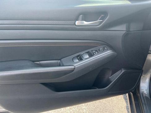Used 2019 Nissan Altima 2.5 SR w/ SR Premium Package FWD image 17