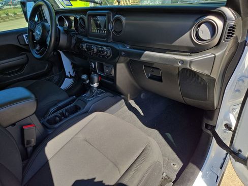 Used 2023 Jeep Gladiator Sport image 29