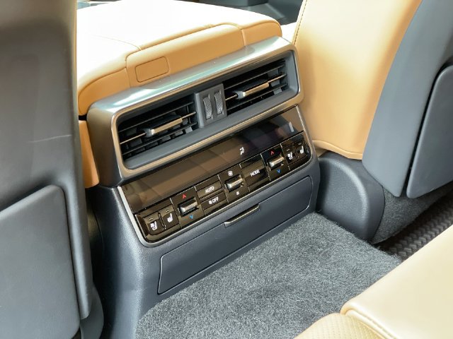 Used 2026 Lexus LX 700h Luxury AWD/4WD image 15
