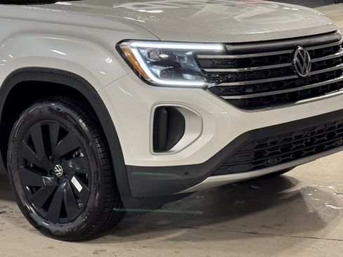 New 2026 Volkswagen Atlas SE image 3