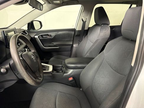 Used 2019 Toyota RAV4 XLE FWD image 18