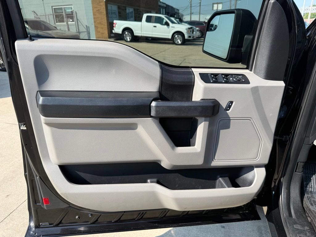 Used 2017 Ford F150 XL w/ Equipment Group 101A Mid AWD/4WD image 28
