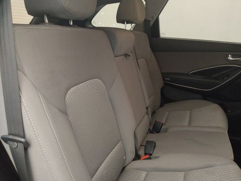 Used 2018 Hyundai Santa Fe SE FWD image 19
