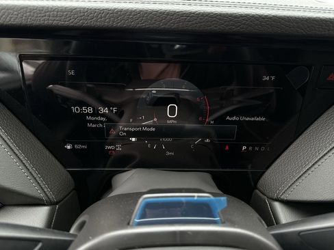 New 2026 GMC Yukon Denali w/ Denali Reserve Package image 17