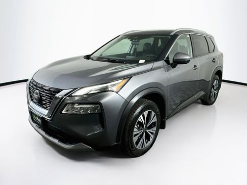 Used 2021 Nissan Rogue SV w/ Premium Package FWD image 3