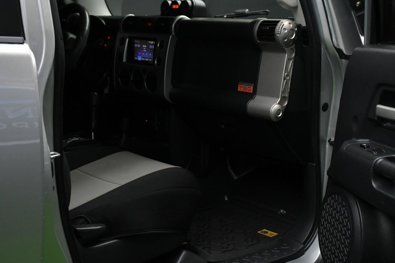 Used 2008 Toyota FJ Cruiser 4WD w/ Convenience Pkg image 37