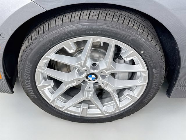 New 2026 BMW 330i xDrive Sedan w/ Premium Package AWD/4WD image 32