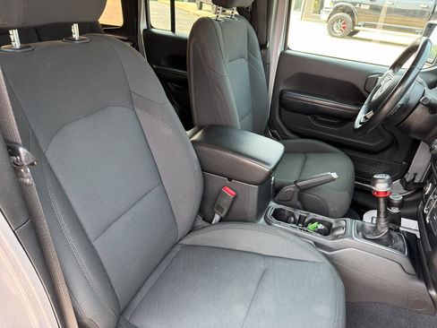 Used 2019 Jeep Wrangler Unlimited Sport S AWD/4WD image 13