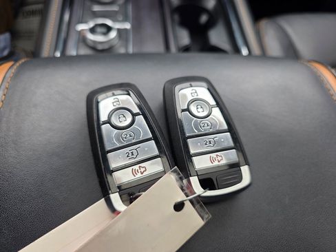 Used 2023 Ford Expedition Platinum image 33