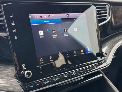 Used 2022 Jeep Wagoneer Series III w/ Rear Seat Video Group 1 image 25