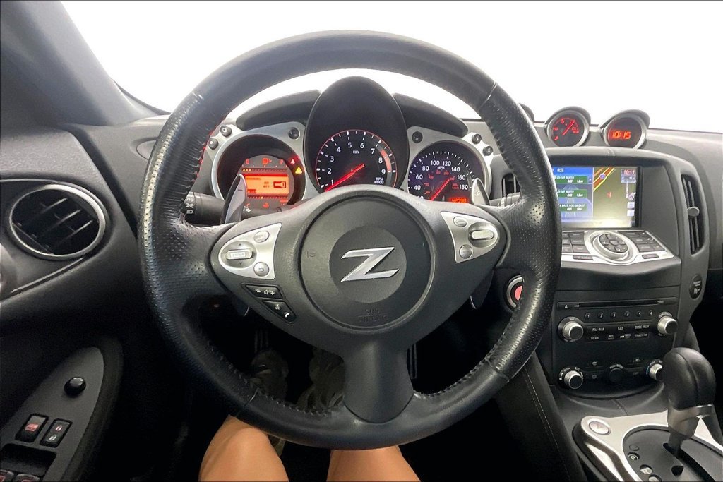 Used 2018 Nissan 370Z Touring RWD image 6