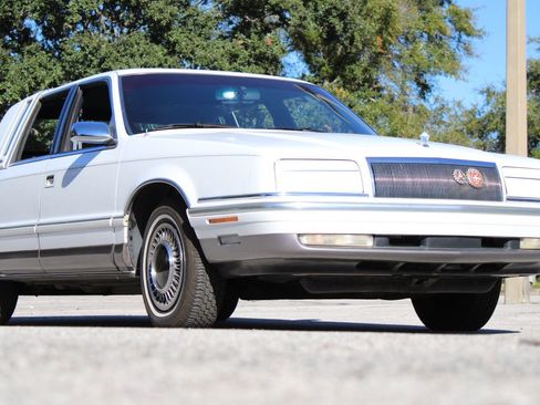 Used 1993 Chrysler New Yorker Fifth Avenue image 11