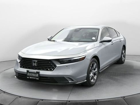 Used 2025 Honda Accord EX-L image 2