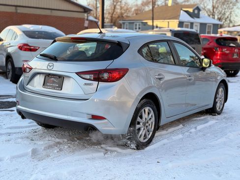 Used 2017 MAZDA MAZDA3 Sport image 4