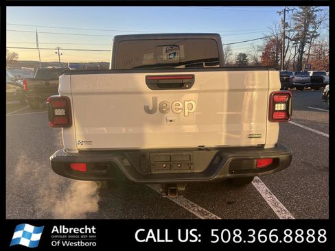 Used 2020 Jeep Gladiator Overland image 4