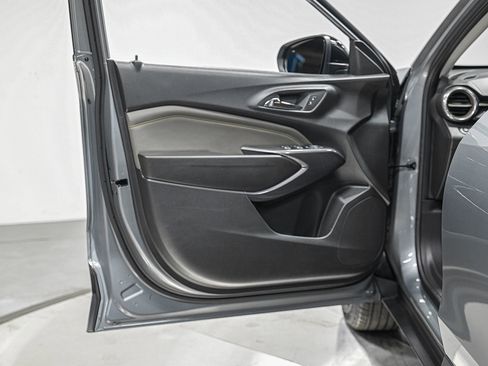 Used 2025 Chevrolet Trax ACTIV w/ Driver Confidence Package image 11