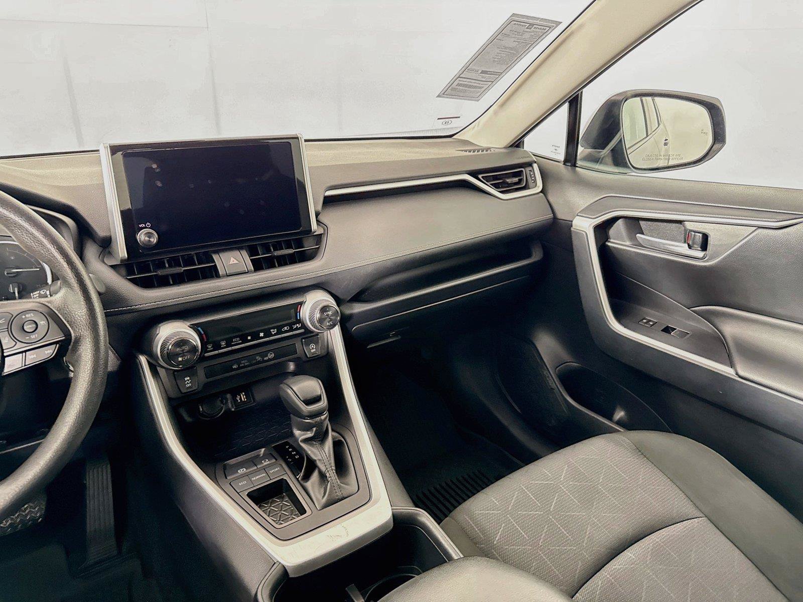 Certified 2025 Toyota RAV4 XLE FWD image 32