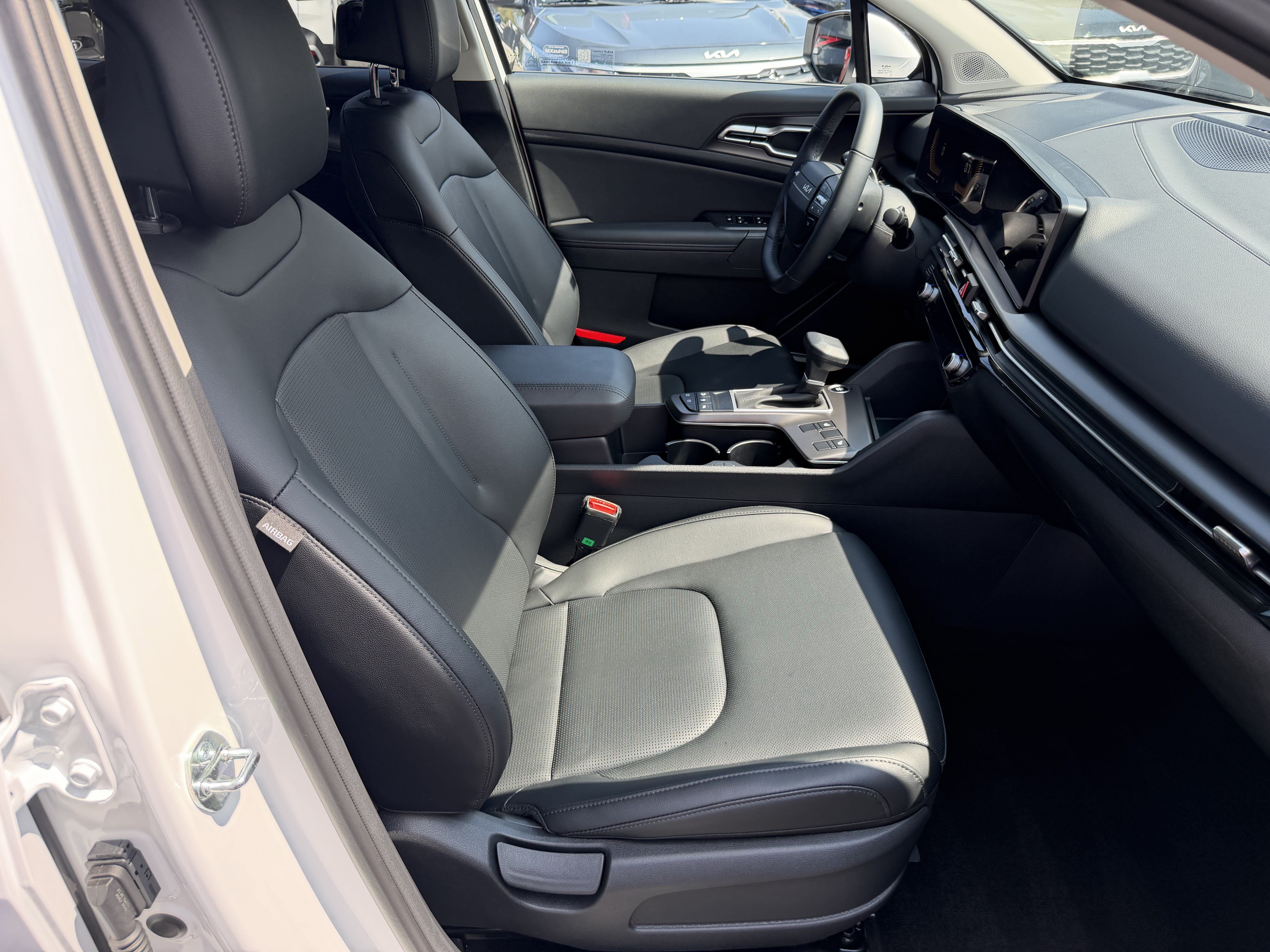 Certified 2026 Kia Sportage EX AWD/4WD image 13