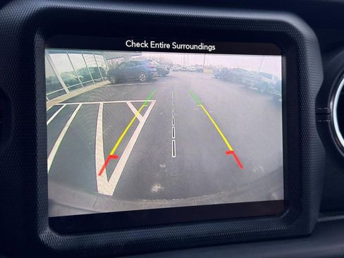 Used 2018 Jeep Wrangler Unlimited Sahara w/ Dual Top Group image 22