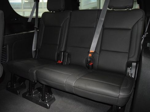 Used 2024 Chevrolet Suburban High Country image 43