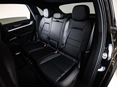 Certified 2026 Porsche Cayenne AWD/4WD image 24