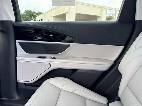 New 2026 Lincoln Nautilus Premier AWD/4WD image 15