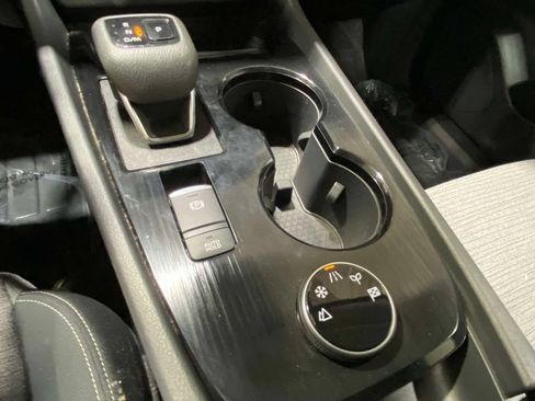 Used 2023 Nissan Rogue SV AWD/4WD image 31